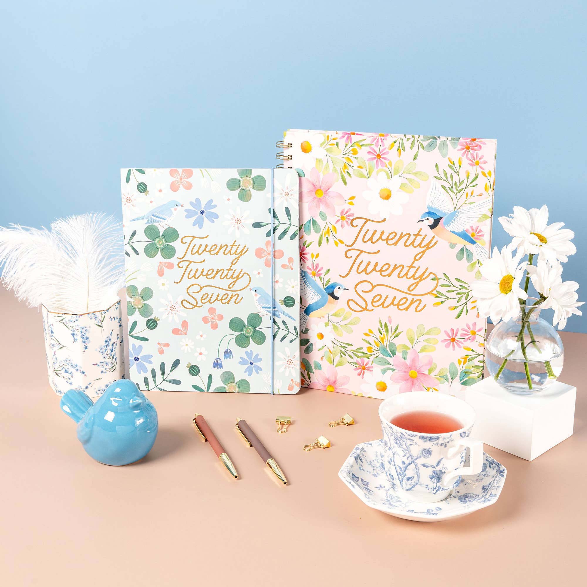 2027 Birds & Blooms Just Right Monthly Planner