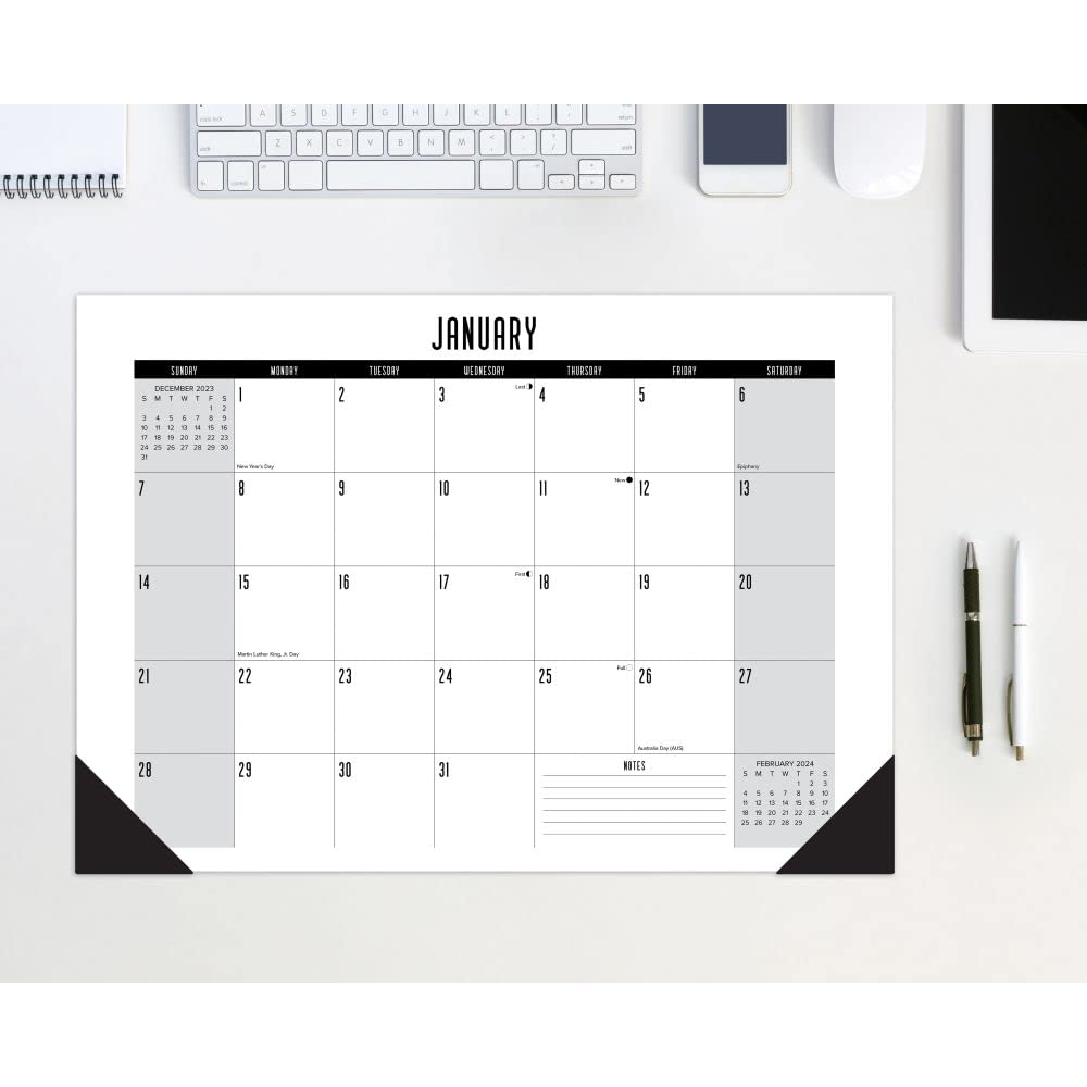 2024 Basic - Monthly Medium Desk Pad